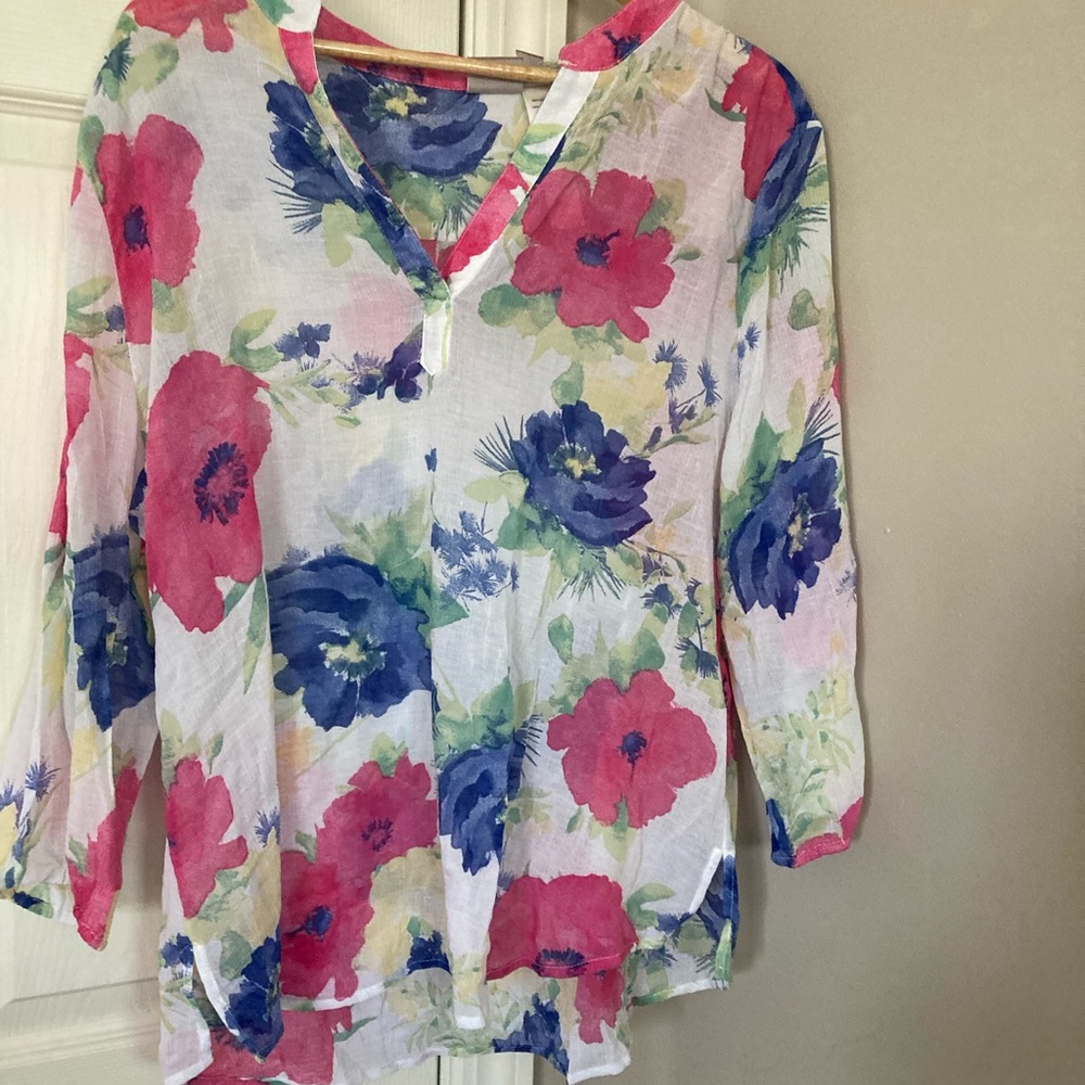 Chico’s Spring/Summer Top.  New With Tags.  Chico’s Size 3